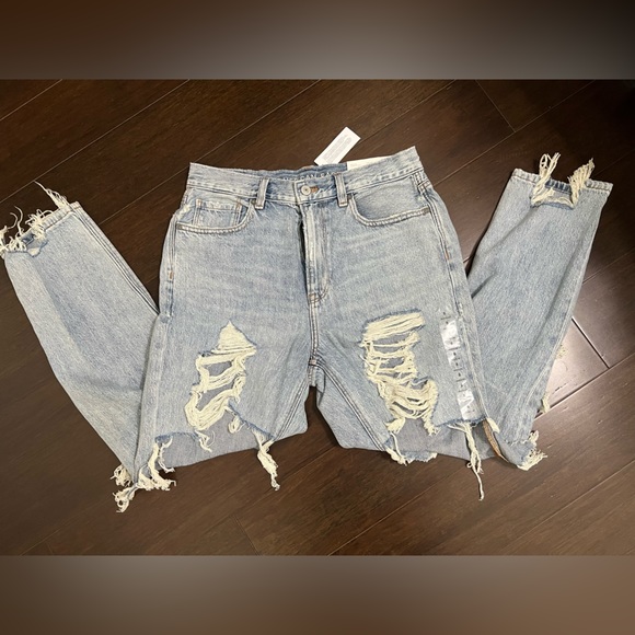 American Eagle Regular High Rise Mom Jean Size 8 - Picture 3 of 8